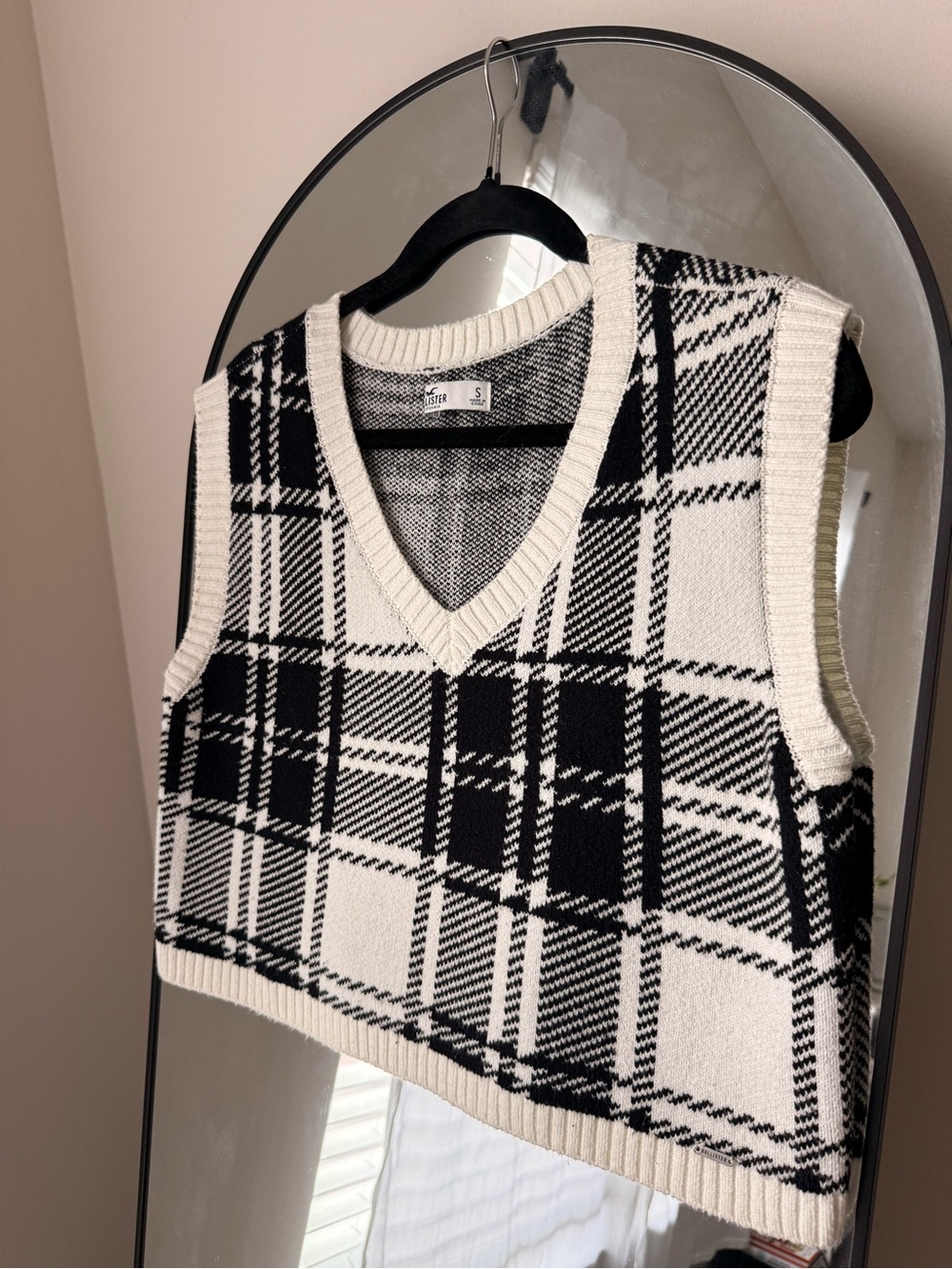 Hollister Black and Cream Plaid V-Neck Sweater Vest